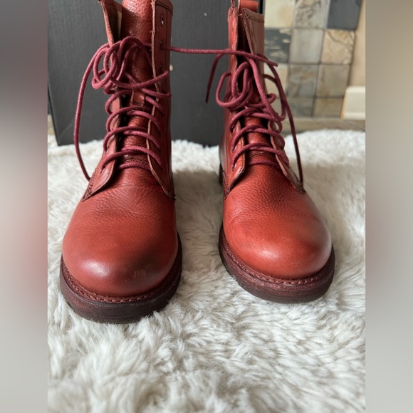 Frye Women’s Red Clay Veronica combat boots soft vintage leather - Picture 6 of 13